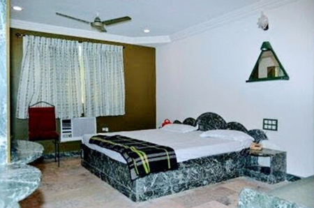 1 x Deluxe AC Double